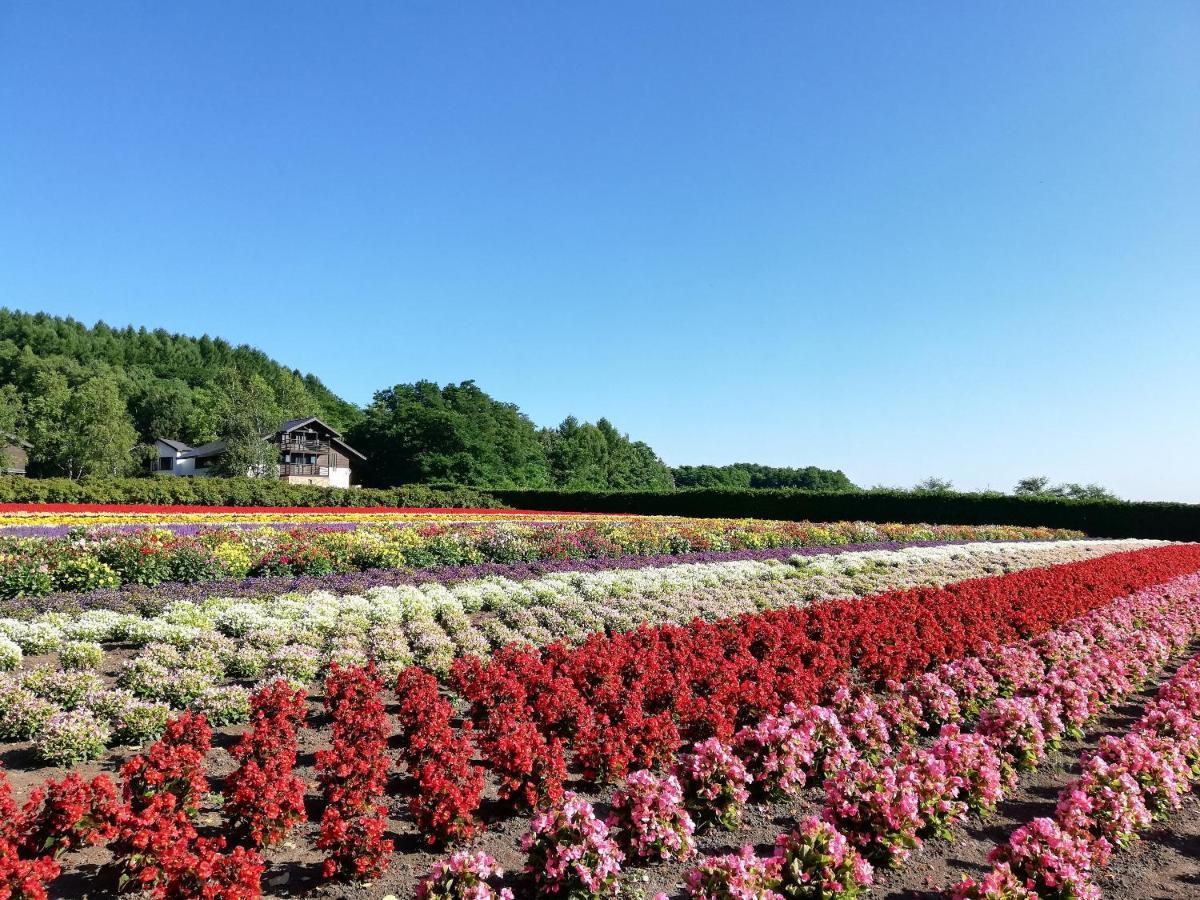Hotel Hanafuji Inn Nakafurano Exteriér fotografie