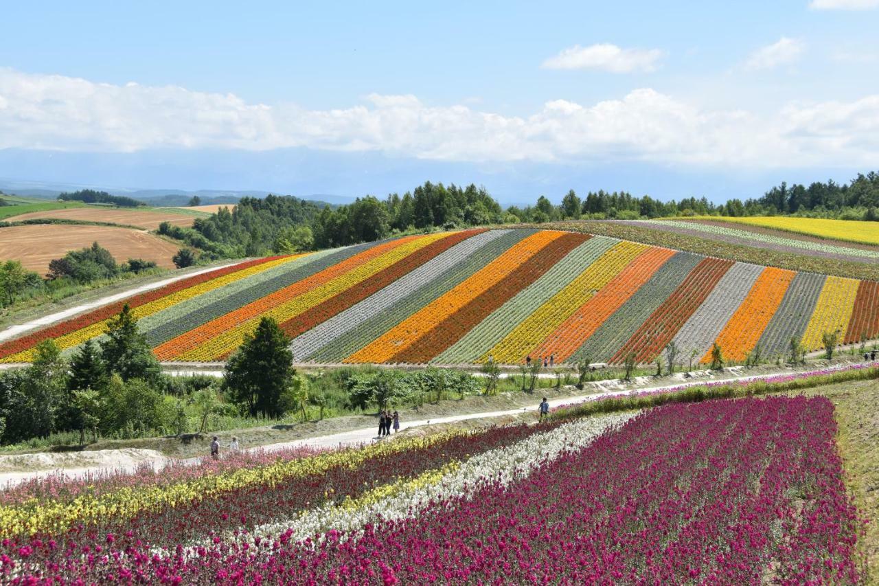 Hotel Hanafuji Inn Nakafurano Exteriér fotografie